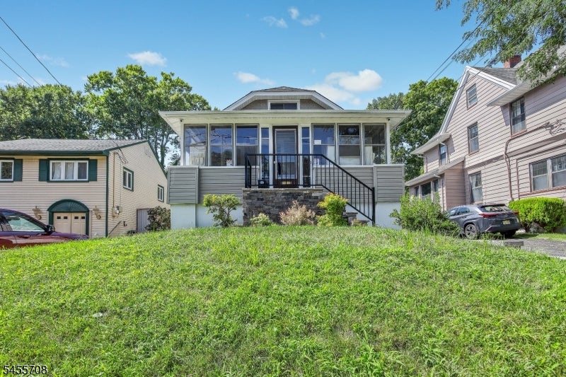 13 Cottage Pl — photo