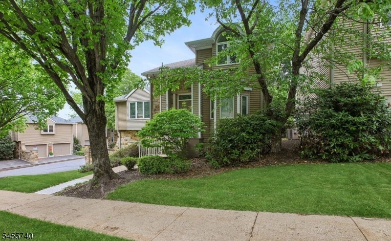 163 Clarken Dr — photo