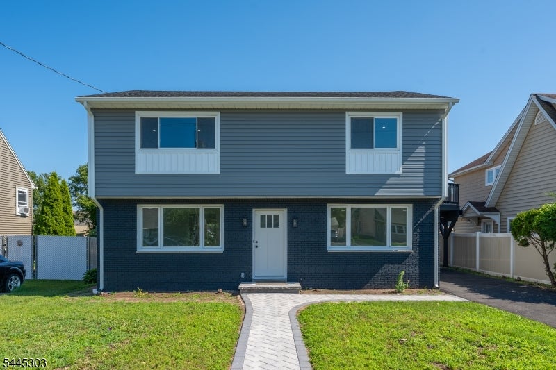 214 Alberta Dr — photo