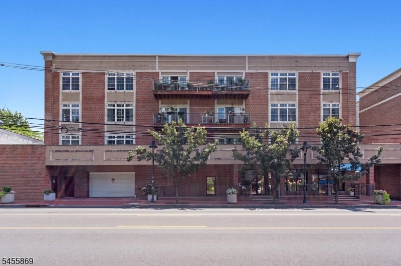 1677 Springfield Ave, Unit 2 2 — photo