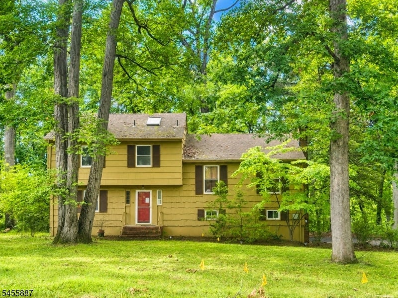 37 Goltra Dr — photo
