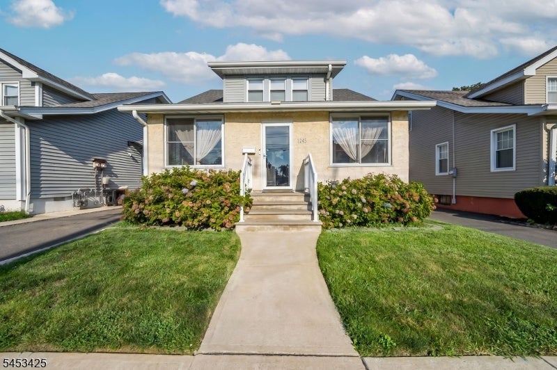 1245 Oakland Ave — photo