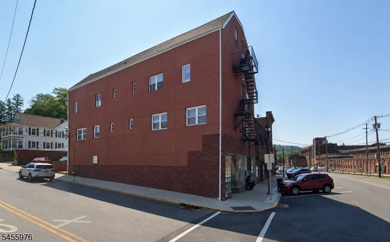 214 Main Street 5 — photo
