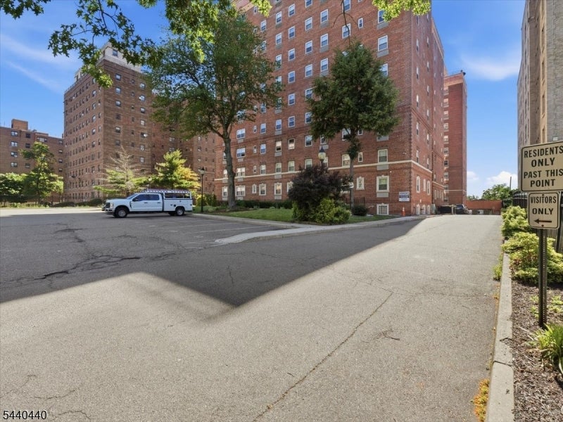 70 S Munn Ave 413 — photo