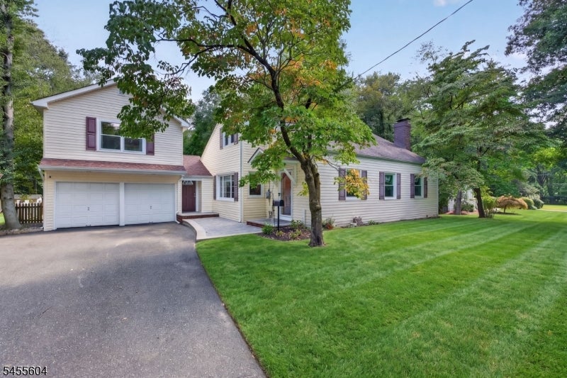 2090 Raritan Rd — photo
