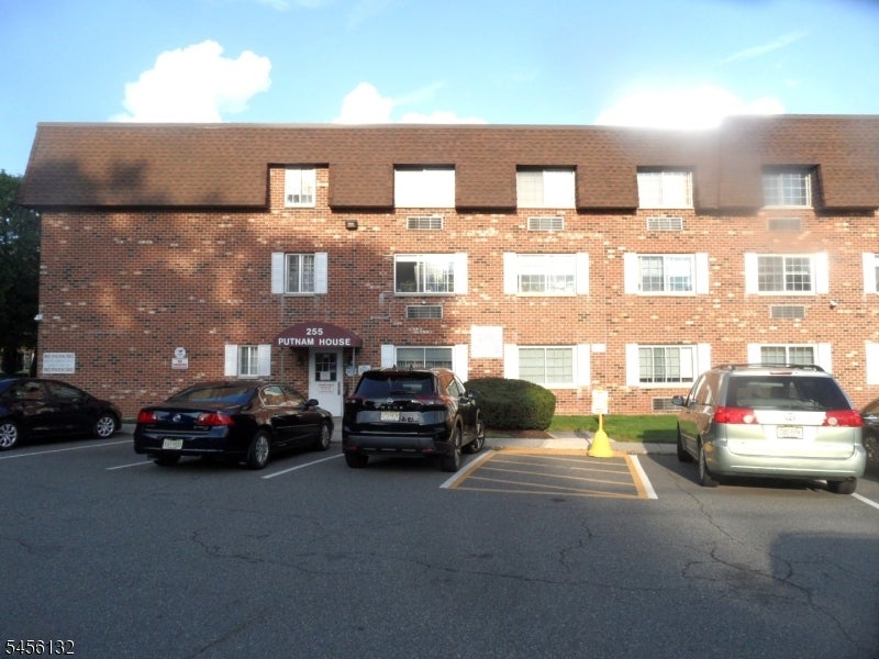 255 Tucker Ave 301 — photo