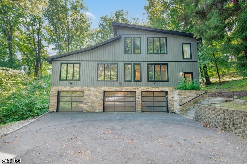 1204 Johnston Dr — photo