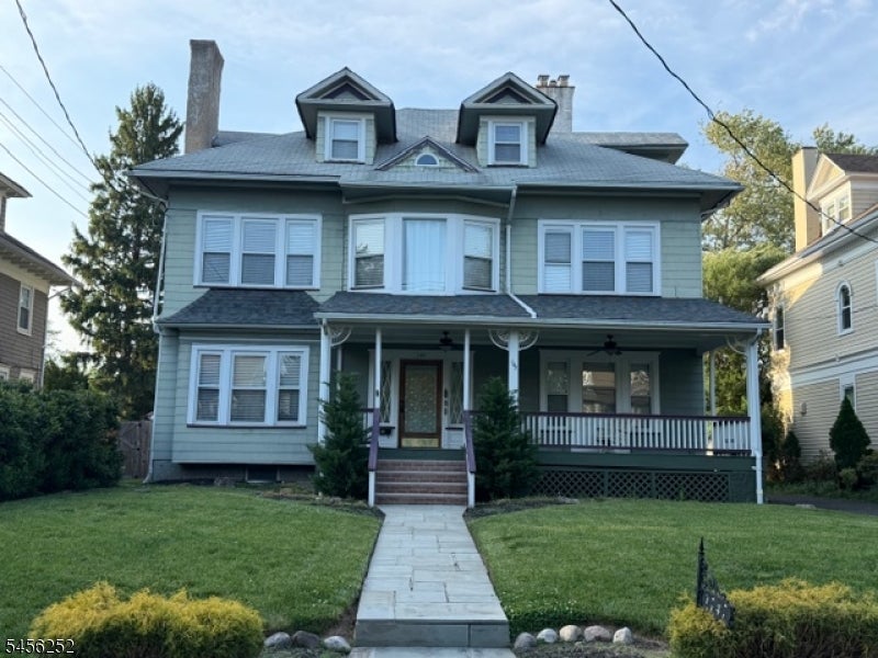 1145 Evergreen Ave 1 — photo