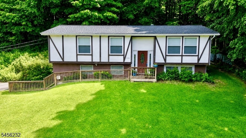 131 Munsonhurst Rd — photo