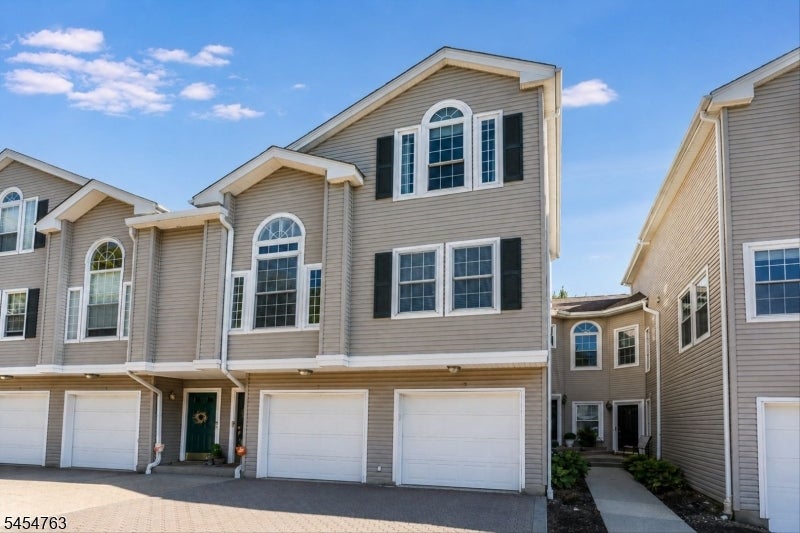 15 Witherspoon Ct — photo