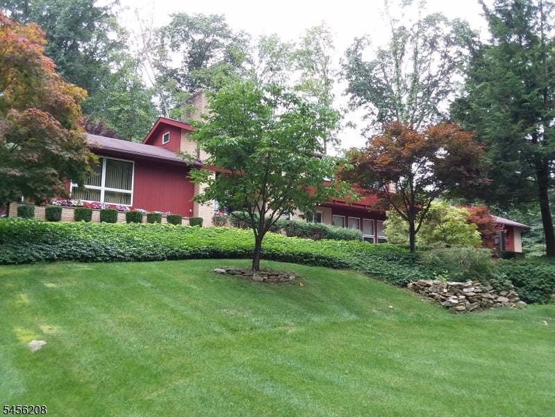 5 Agnes Ln — photo
