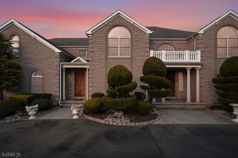 3 Topaz Court — photo