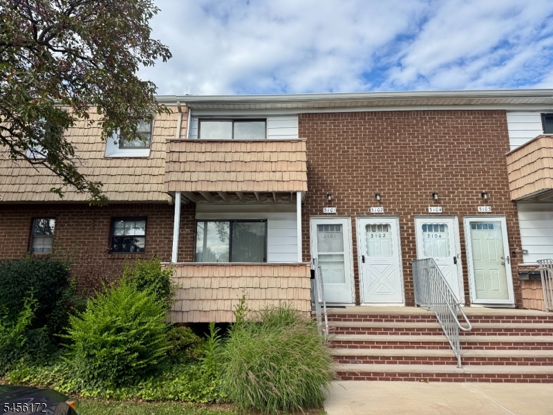 3102 Cromwell Court — photo