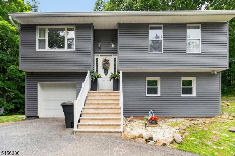5 Lawrence Drive — photo
