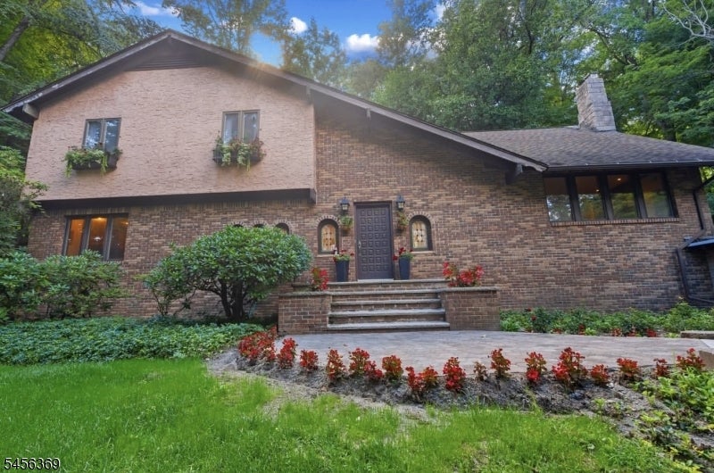 77 Pine Brook Rd — photo