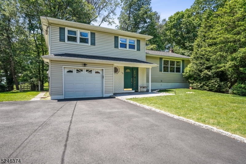 15 Mansfield Court — photo