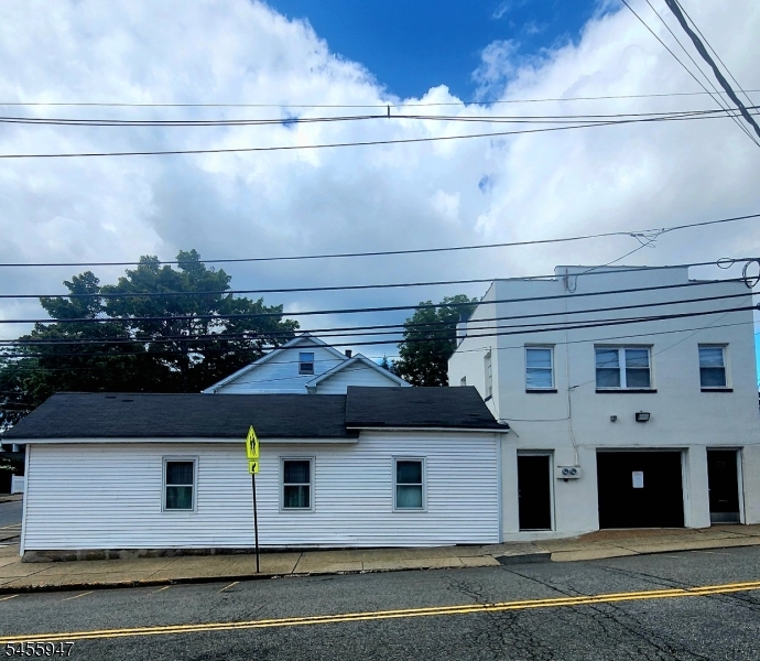 701 Birch Street — photo