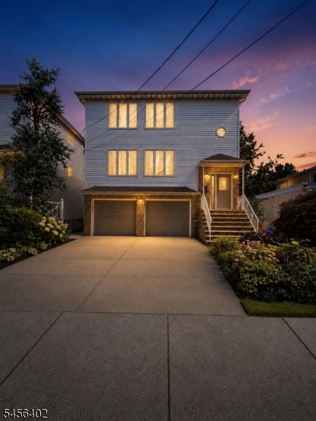 21 W Henry Street — photo