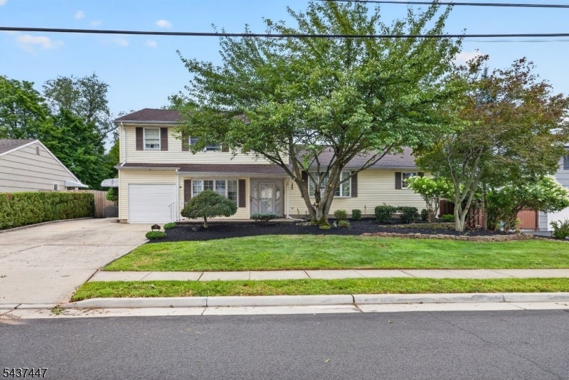 25 Princeton Dr — photo