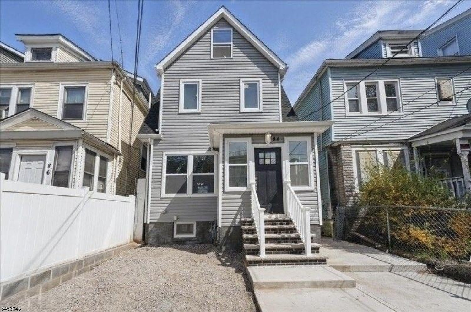 84 Chelsea Ave — photo