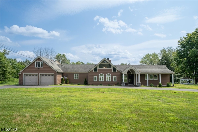11 Summit Drive — photo