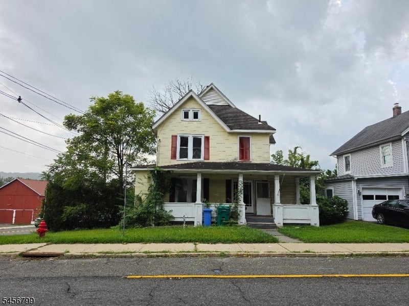 62 Hamburg Ave — photo