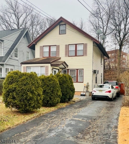 186 Newark Ave — photo
