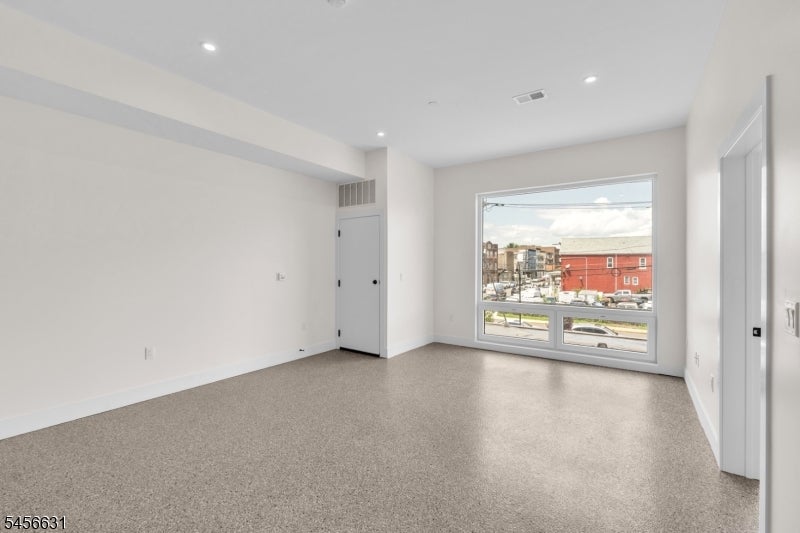 127 South Ave 201 — photo