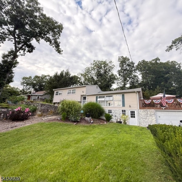 19 Lakeside Dr — photo