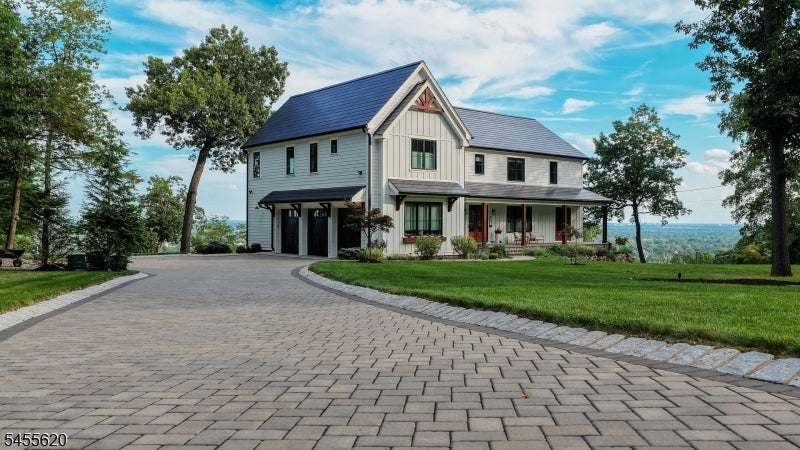 610 Johnston Dr — photo
