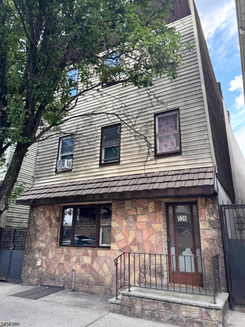 526 Market Street — photo