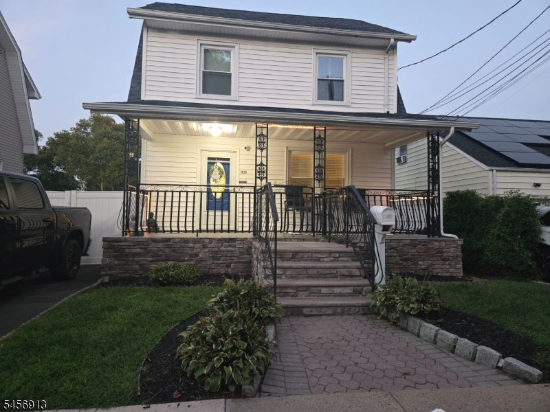 1029 Thomas Street — photo