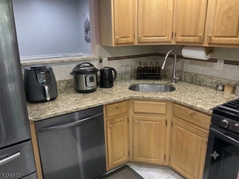 22 Jill Court — photo