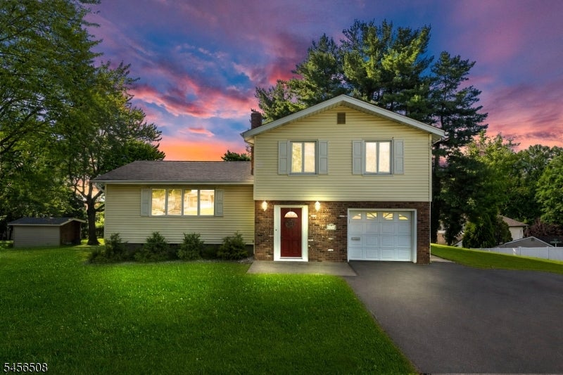 33 Waling Dr — photo