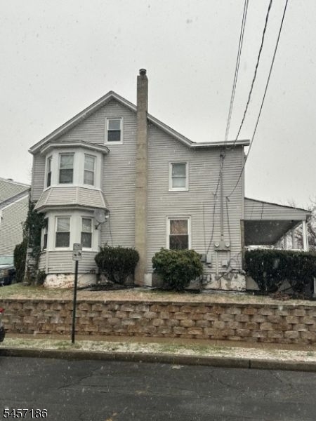 1853 Barnett Street — photo