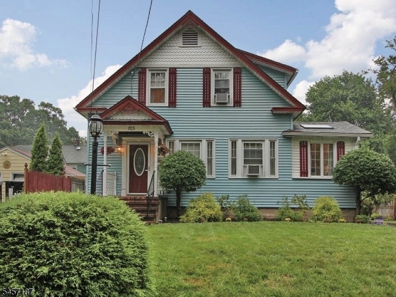 703 Marshall Place — photo