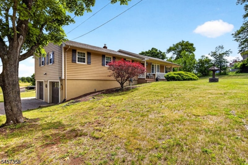 115 Fairview Dr — photo