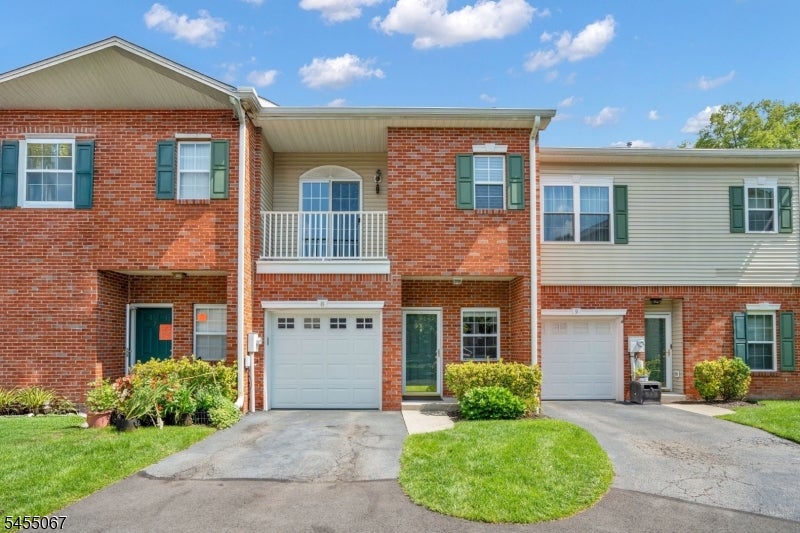 8 Allister Ct — photo