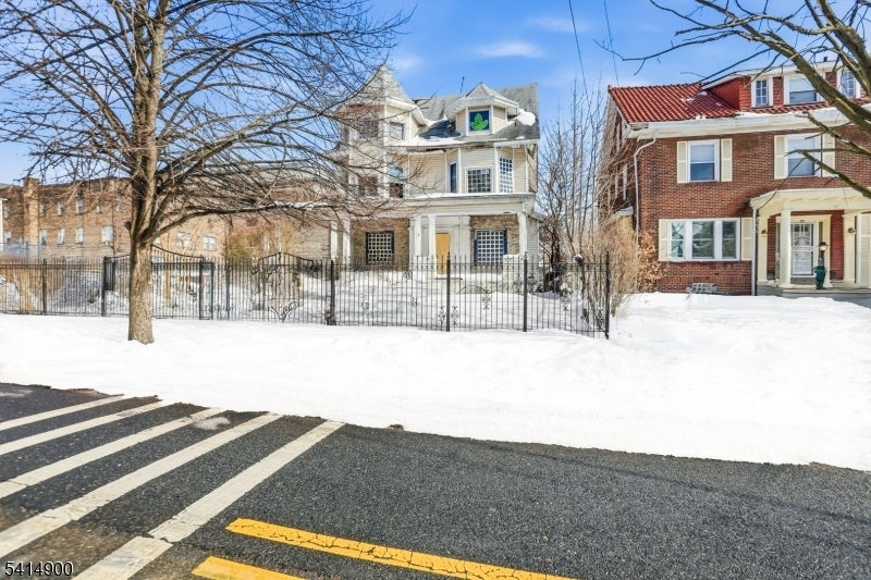 16 Ingraham Pl — photo