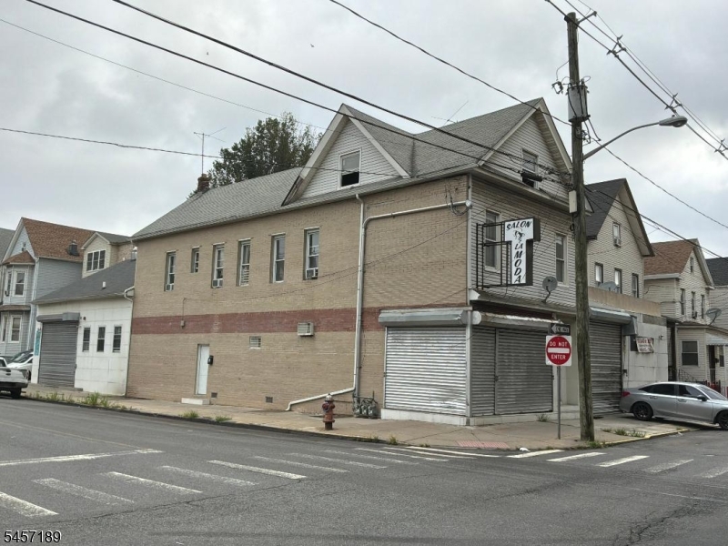 60 4th St Store 3 — photo