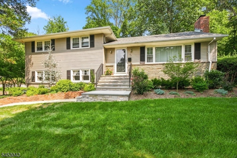 23 Evergreen Dr — photo