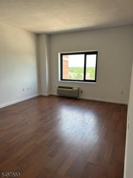 1 Carriage City Plz 1203 — photo