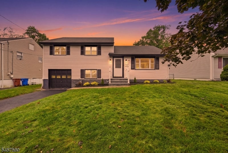 624 Exeter Rd — photo