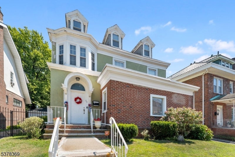 78 Girard Pl — photo