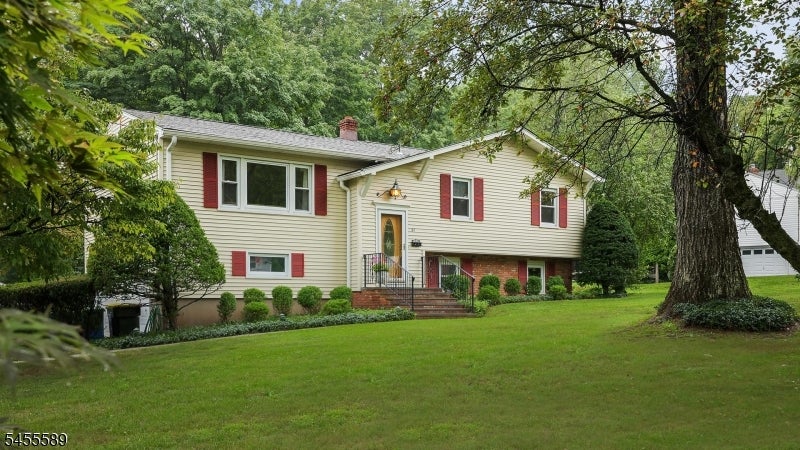 37 Ambar Pl — photo