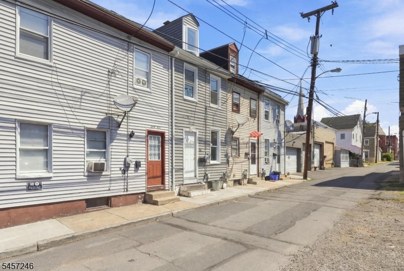 35 Cedar Aly — photo