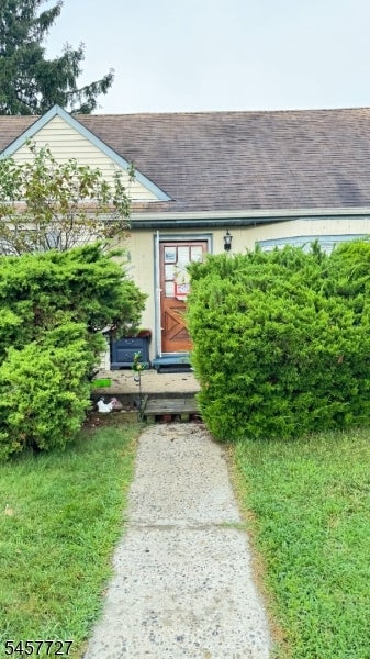 39 Windsor Dr — photo
