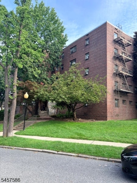501 Linwood Drive 2F — photo