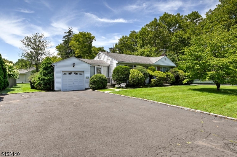 271 Summit Road — photo