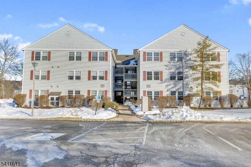 64 Dayton Ct 104 — photo